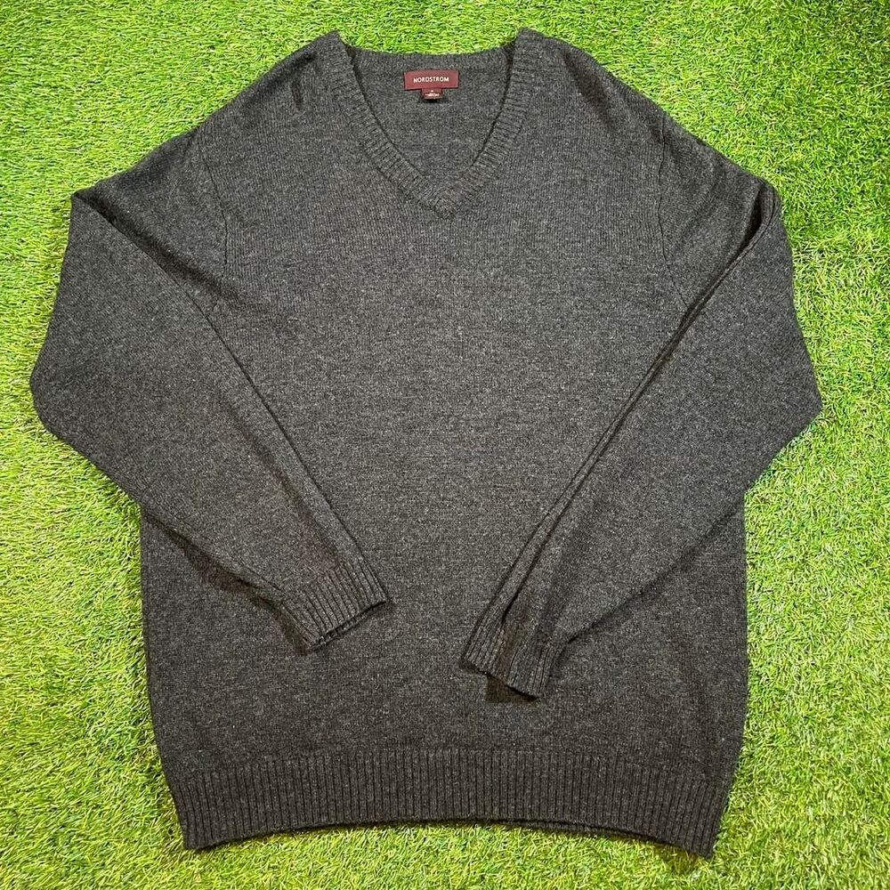 Nordstrom vintage 03' grey lambs wool sweater Size M made in Hong Kong like new